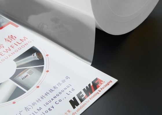 Good price Afdrukbare PET-thermische lamineerfilm voor dozen Buitenverpakking Breedte Aangepaste lijm EVA-laag online