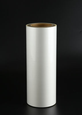Good price 17u Glossy BOPP Thermal Film Double Sides Corona behandelde laminatie rol voor de buitenverpakking online