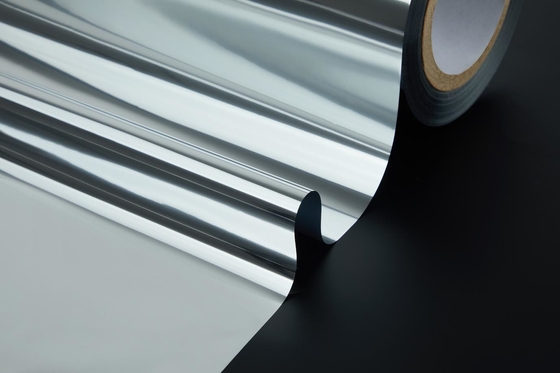 Good price Vermenigvuldiging Extrusiemetaalvormige polyethyleenfilm BOPP Warm gelamineerde zilveren film rollen Verpakking EVA lijm online