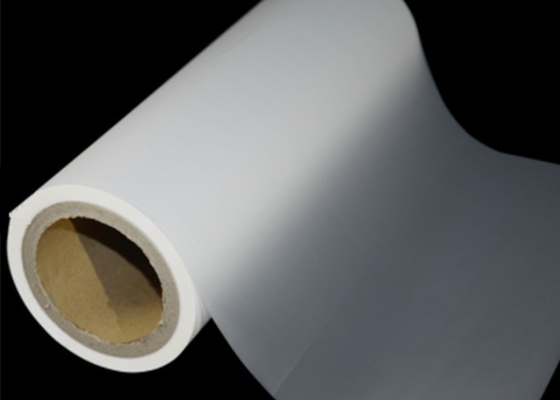 Good price Anti-Scratch Box Packaging PET Thermal Lamination Film Matt 22 Mic Voor coatingsmachines online