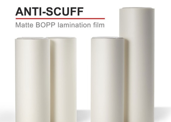 Good price 28mic Matt BOPP wrijvingsbestendige film natte/thermische lamineerfilm geschikt voor lamineermachines online