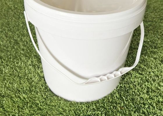 Als een milieuvriendelijke drukwerk afwerking verhoogt watergedragen slijtvaste vernis de glans, duurzaamheid en bescherming van papierproducten, in overeenstemming met moderne milieu- en veiligheidsnormen.