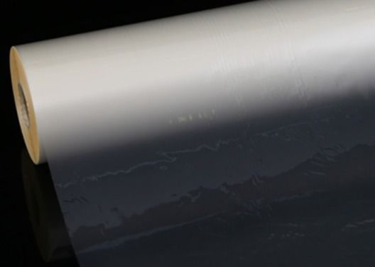 Goede prijs. 35 micron Hoogglanzend BOPP/PET-lamineerfilm Hoog helderheid Geschikt voor UV-spot online